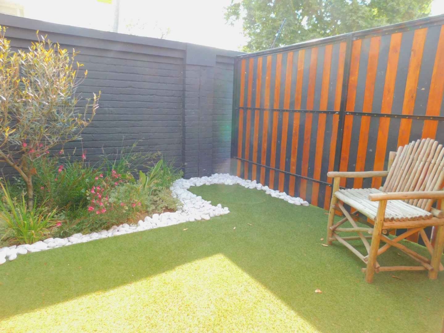 1 Bedroom Property for Sale in Bryanston Gauteng