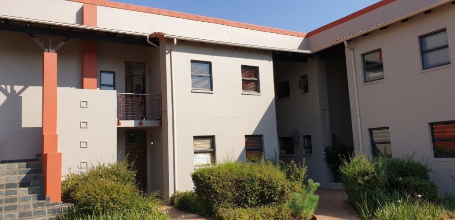 To Let 2 Bedroom Property for Rent in Jackal Creek Golf Estate Gauteng
