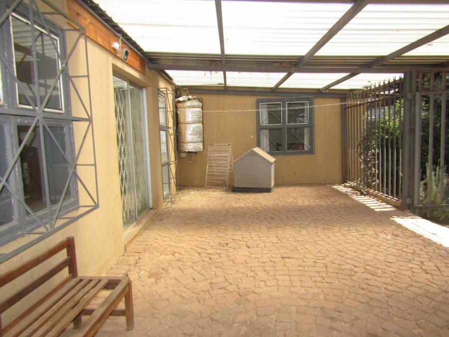 3 Bedroom Property for Sale in Bromhof Gauteng