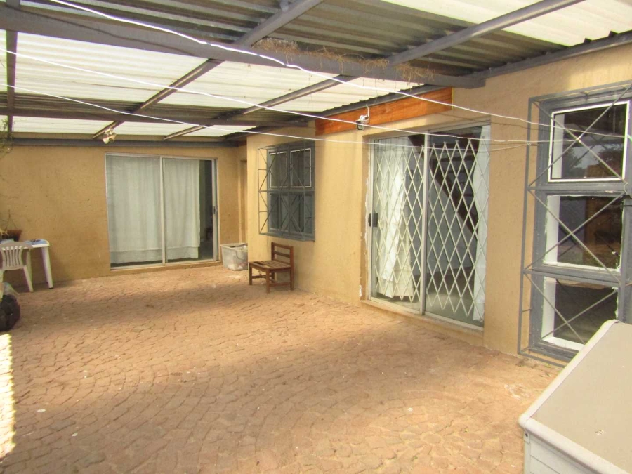 3 Bedroom Property for Sale in Bromhof Gauteng