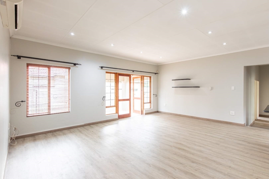 3 Bedroom Property for Sale in Willowbrook Gauteng