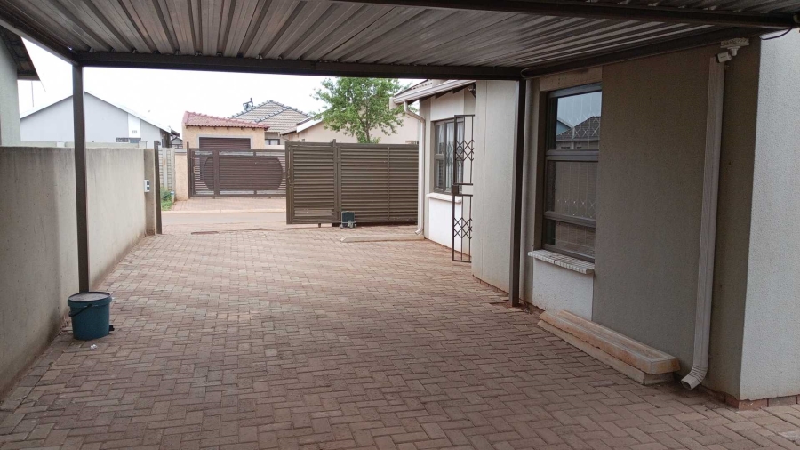 2 Bedroom Property for Sale in Sky City Gauteng