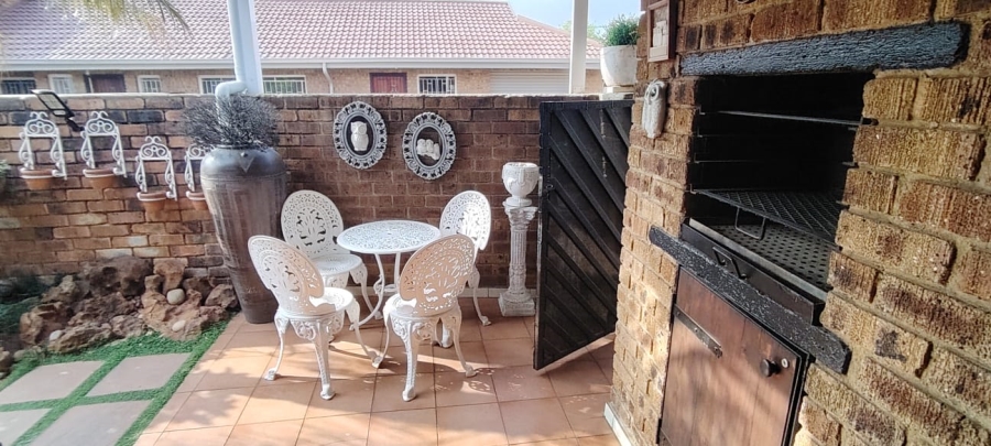 2 Bedroom Property for Sale in New Redruth Gauteng