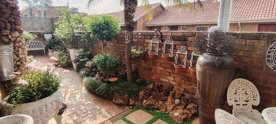 2 Bedroom Property for Sale in New Redruth Gauteng