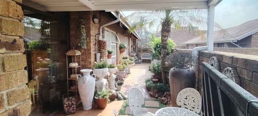 2 Bedroom Property for Sale in New Redruth Gauteng