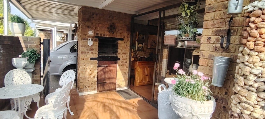 2 Bedroom Property for Sale in New Redruth Gauteng