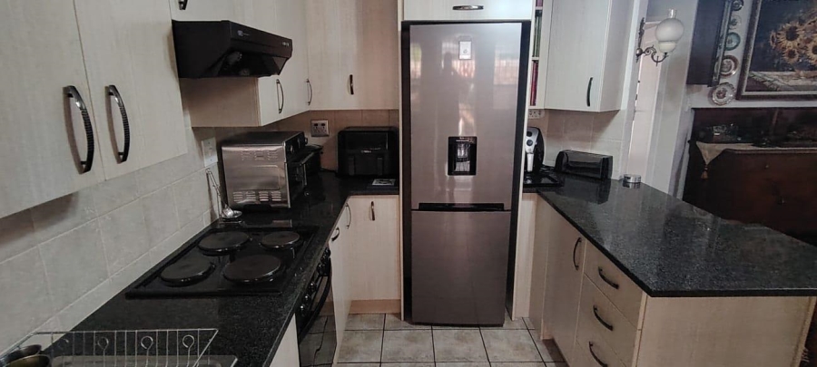 2 Bedroom Property for Sale in New Redruth Gauteng