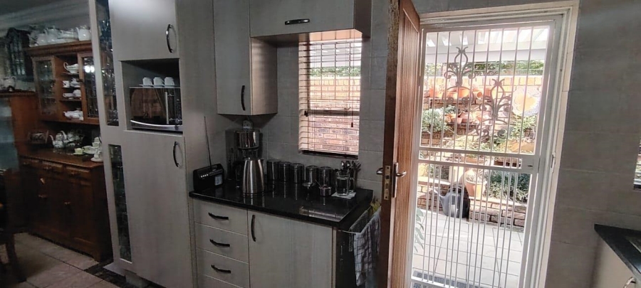 2 Bedroom Property for Sale in New Redruth Gauteng