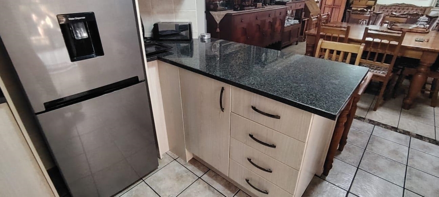 2 Bedroom Property for Sale in New Redruth Gauteng
