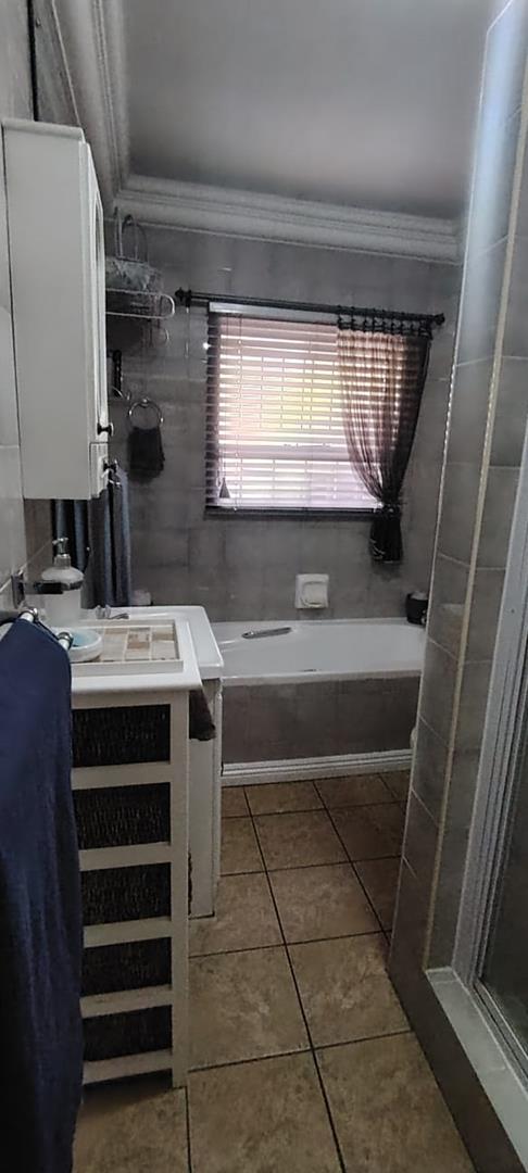 2 Bedroom Property for Sale in New Redruth Gauteng