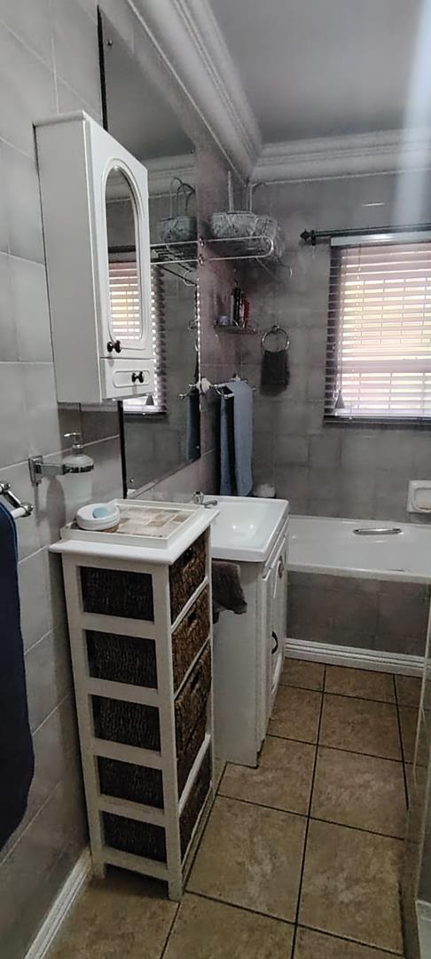2 Bedroom Property for Sale in New Redruth Gauteng