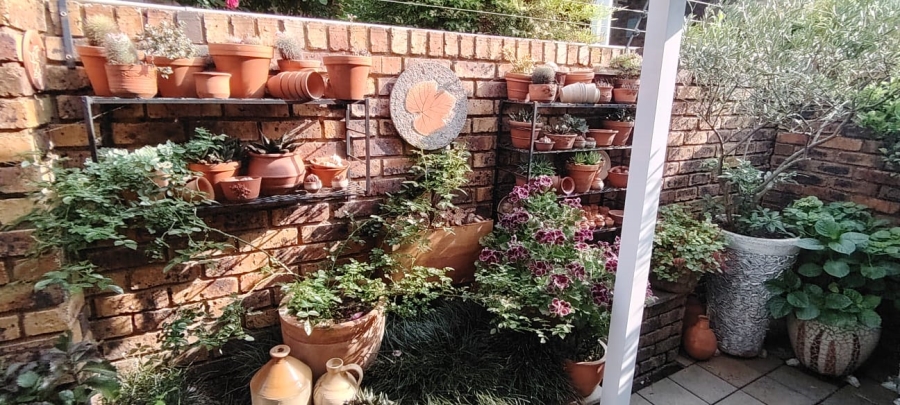 2 Bedroom Property for Sale in New Redruth Gauteng