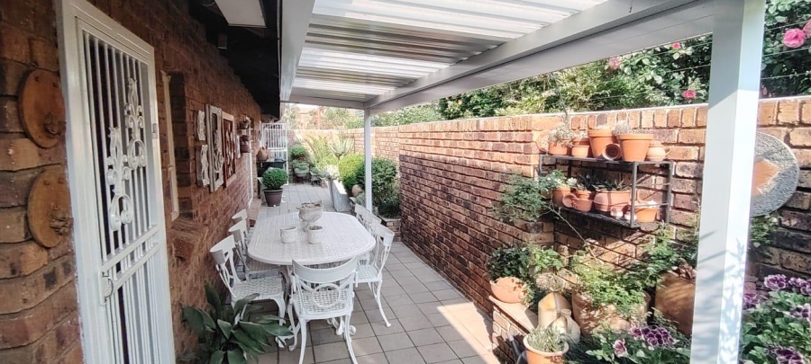 2 Bedroom Property for Sale in New Redruth Gauteng