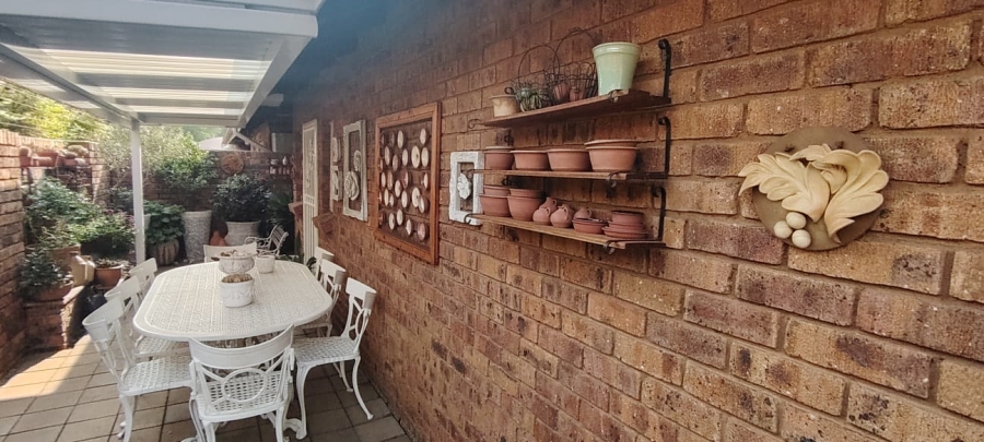 2 Bedroom Property for Sale in New Redruth Gauteng