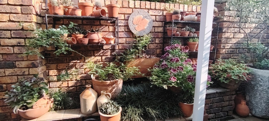 2 Bedroom Property for Sale in New Redruth Gauteng