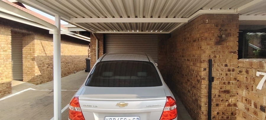2 Bedroom Property for Sale in New Redruth Gauteng