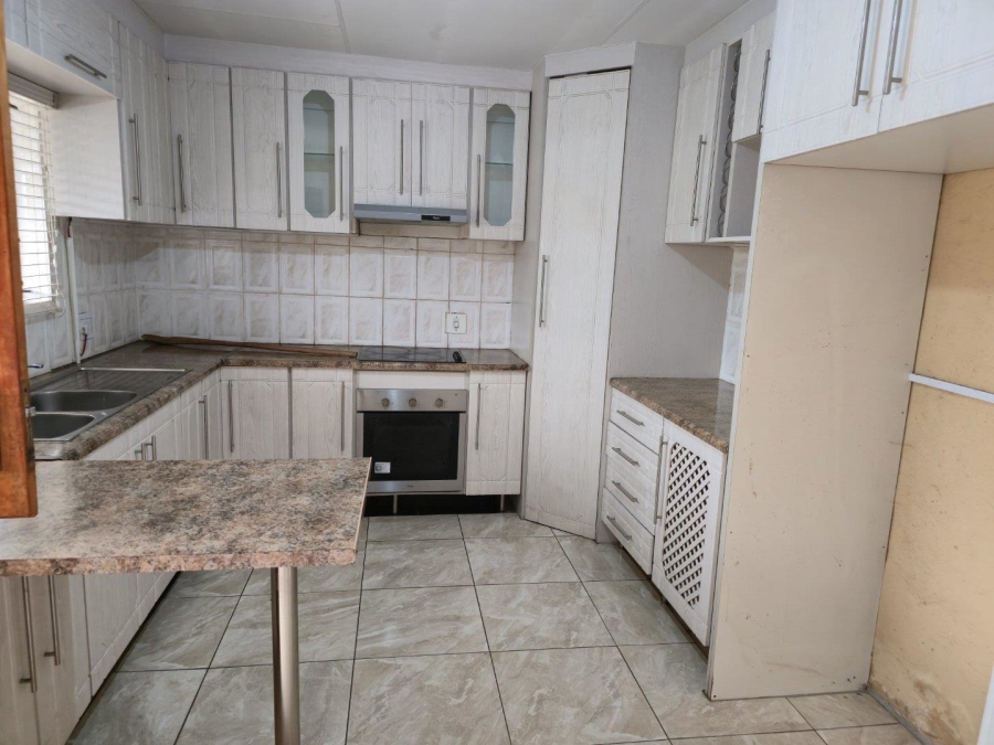4 Bedroom Property for Sale in The Orchards Gauteng