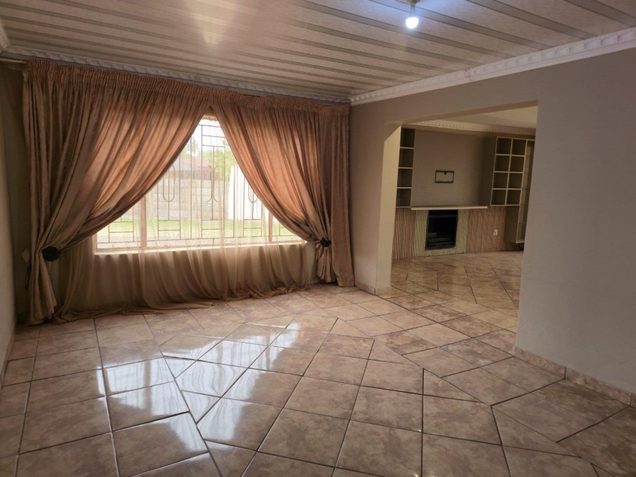 4 Bedroom Property for Sale in The Orchards Gauteng