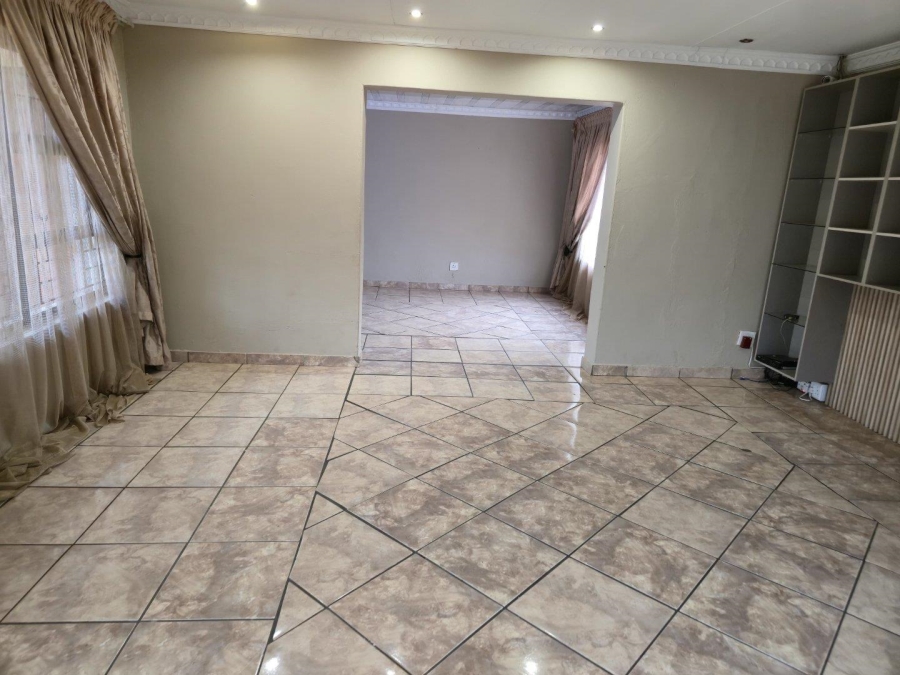 4 Bedroom Property for Sale in The Orchards Gauteng