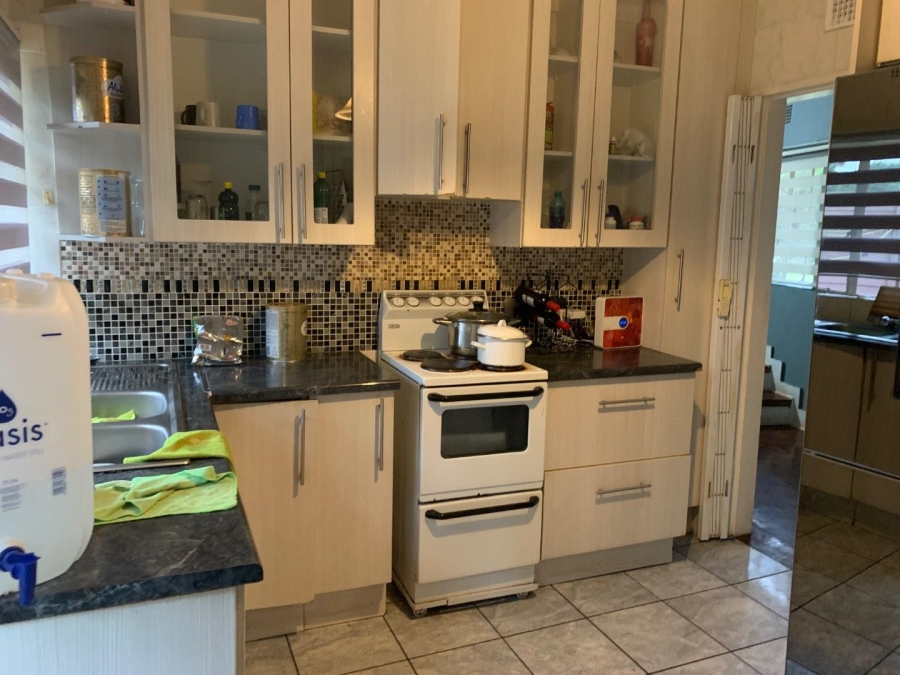 2 Bedroom Property for Sale in Towerby Gauteng