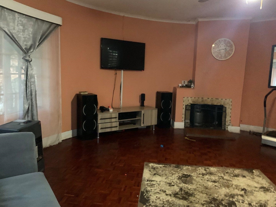 2 Bedroom Property for Sale in Towerby Gauteng