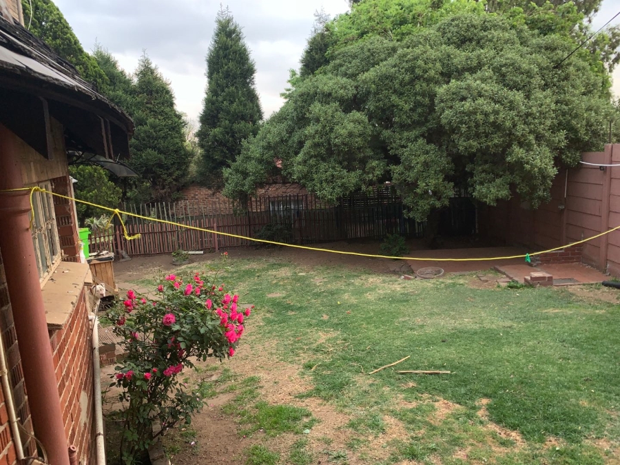 2 Bedroom Property for Sale in Towerby Gauteng