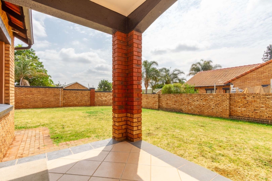 3 Bedroom Property for Sale in Equestria Gauteng