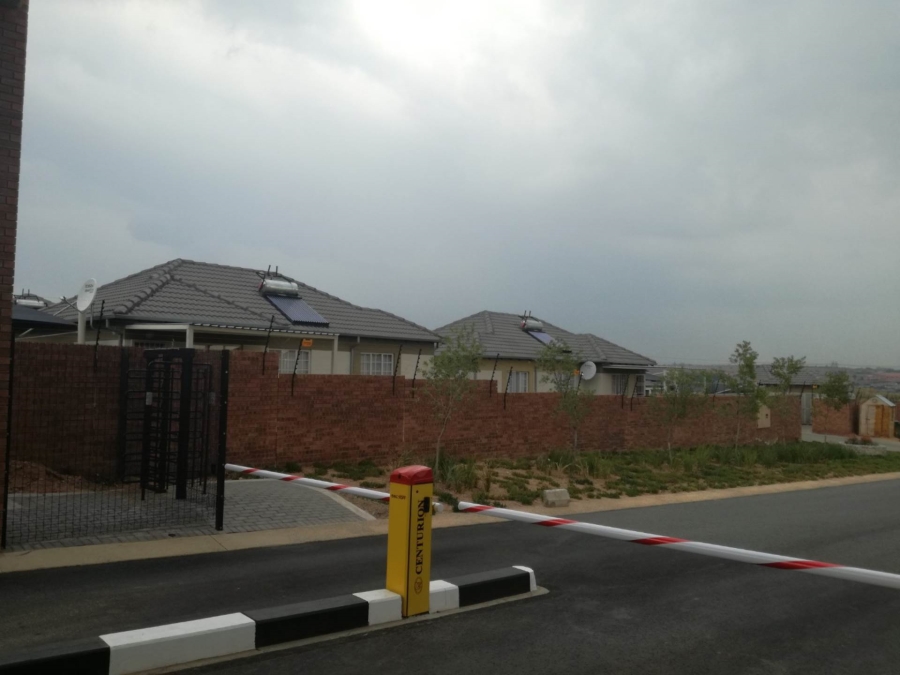 2 Bedroom Property for Sale in The Reeds Gauteng