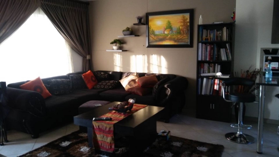 2 Bedroom Property for Sale in The Reeds Gauteng