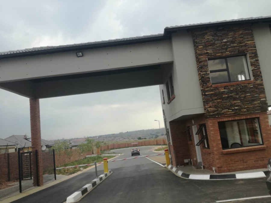 2 Bedroom Property for Sale in The Reeds Gauteng
