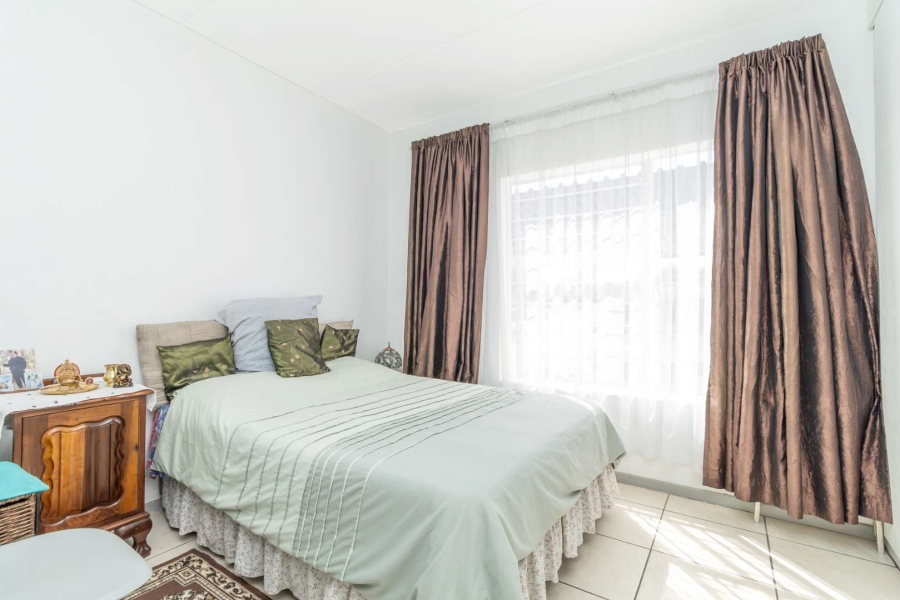 2 Bedroom Property for Sale in Honeypark Gauteng