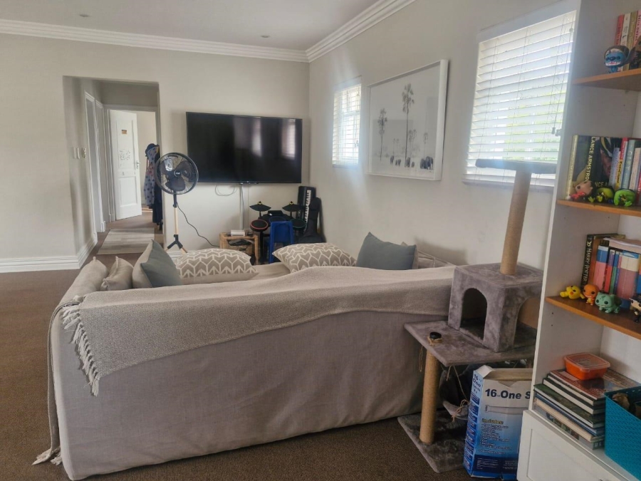 4 Bedroom Property for Sale in Woodmead Gauteng