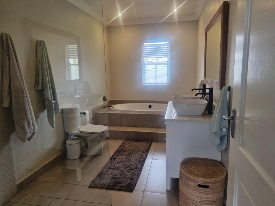 4 Bedroom Property for Sale in Woodmead Gauteng