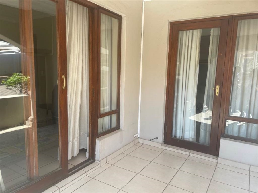 To Let 2 Bedroom Property for Rent in Sandown Gauteng