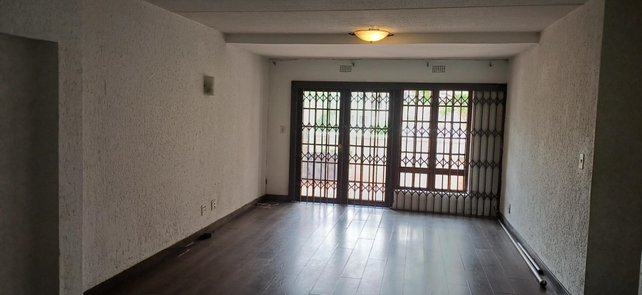 To Let 3 Bedroom Property for Rent in Sandown Gauteng