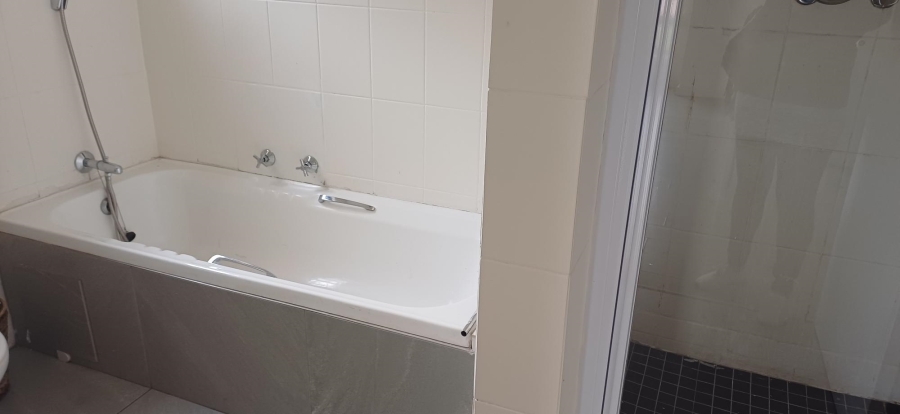 To Let 3 Bedroom Property for Rent in Sandown Gauteng