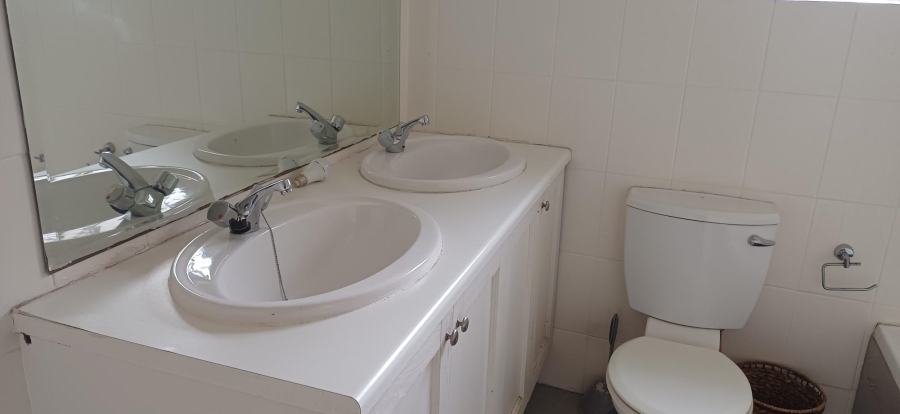 To Let 3 Bedroom Property for Rent in Sandown Gauteng