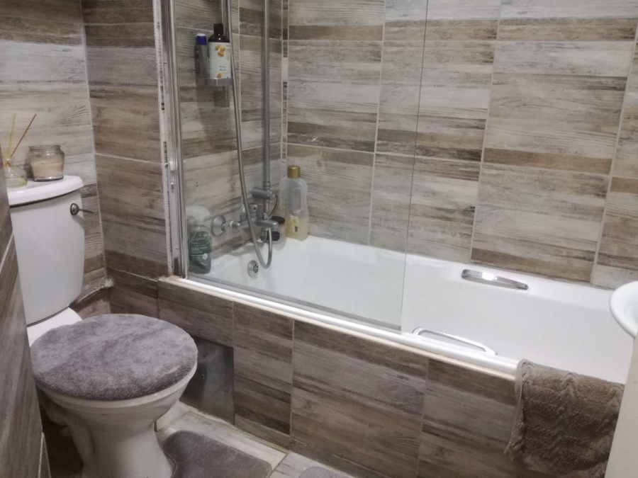To Let 2 Bedroom Property for Rent in Suideroord Gauteng
