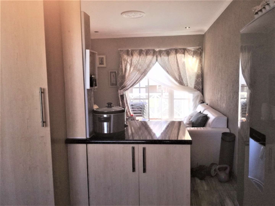 To Let 2 Bedroom Property for Rent in Suideroord Gauteng