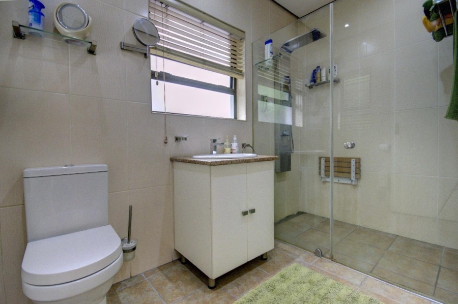 2 Bedroom Property for Sale in Brackendowns Gauteng