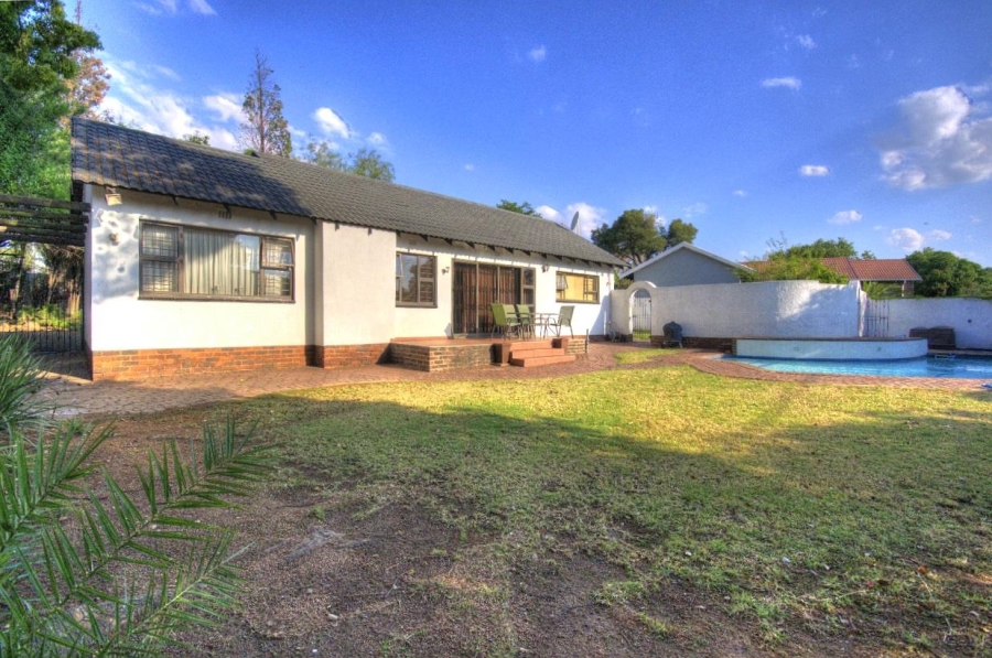 2 Bedroom Property for Sale in Brackendowns Gauteng