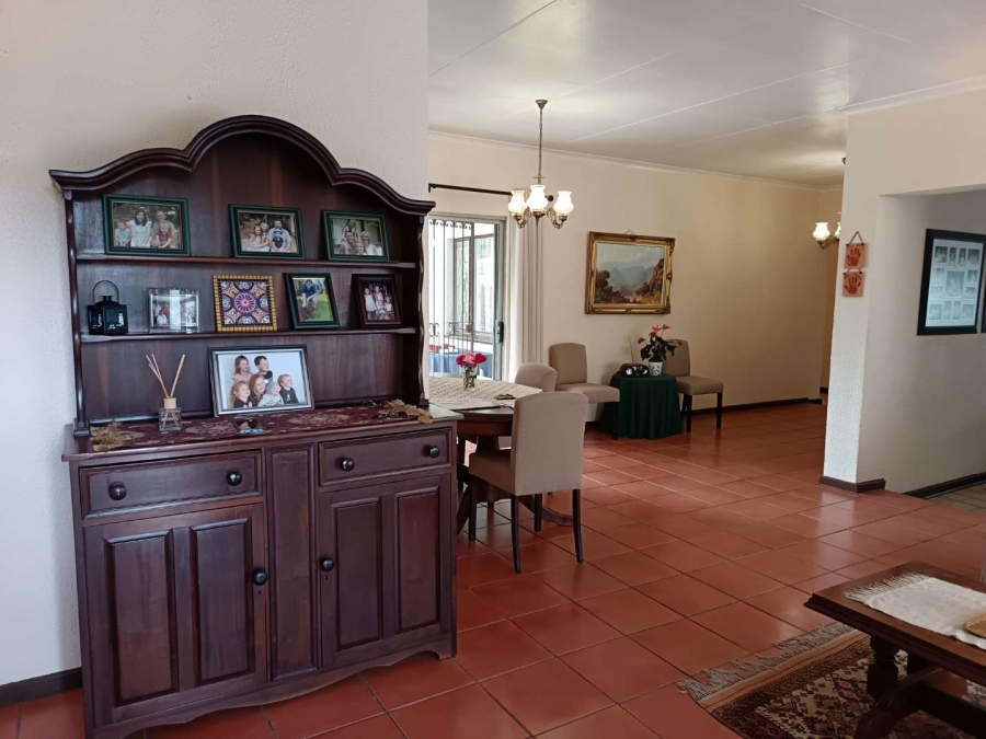 5 Bedroom Property for Sale in Brackendowns Gauteng