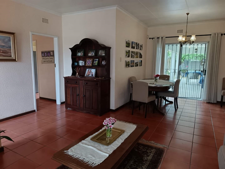 5 Bedroom Property for Sale in Brackendowns Gauteng