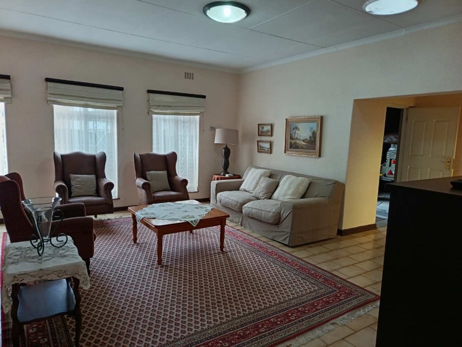 5 Bedroom Property for Sale in Brackendowns Gauteng