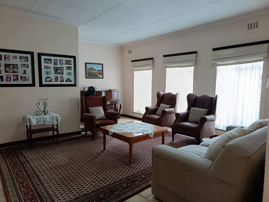 5 Bedroom Property for Sale in Brackendowns Gauteng