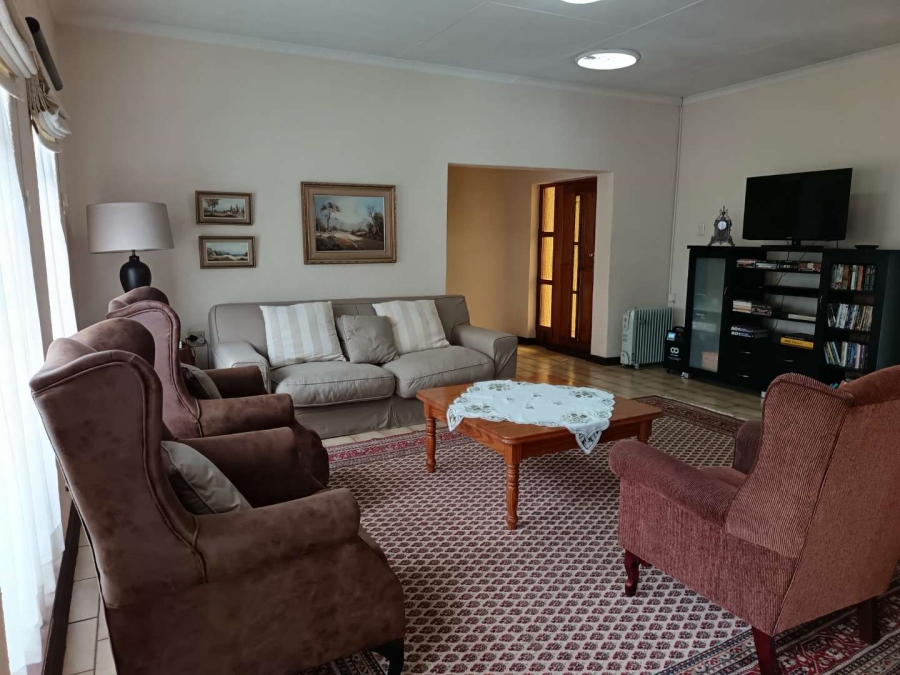 5 Bedroom Property for Sale in Brackendowns Gauteng