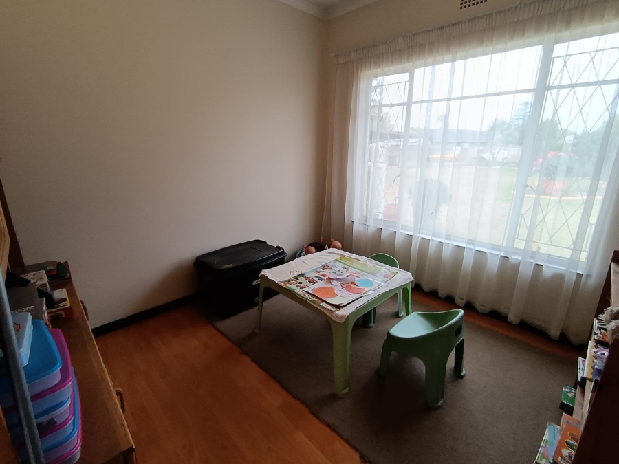 5 Bedroom Property for Sale in Brackendowns Gauteng