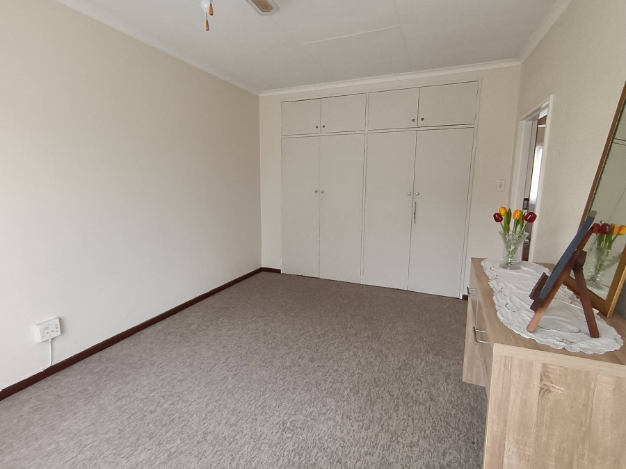 5 Bedroom Property for Sale in Brackendowns Gauteng