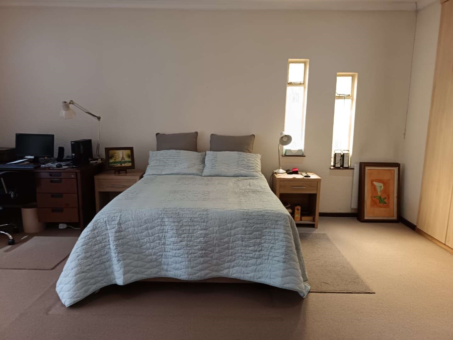 5 Bedroom Property for Sale in Brackendowns Gauteng