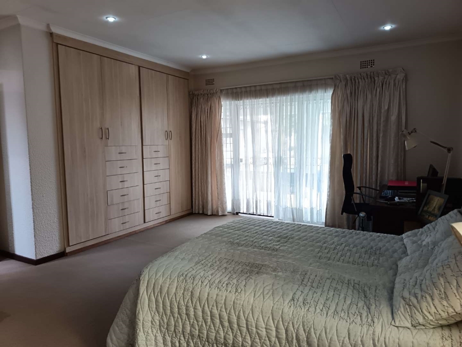 5 Bedroom Property for Sale in Brackendowns Gauteng
